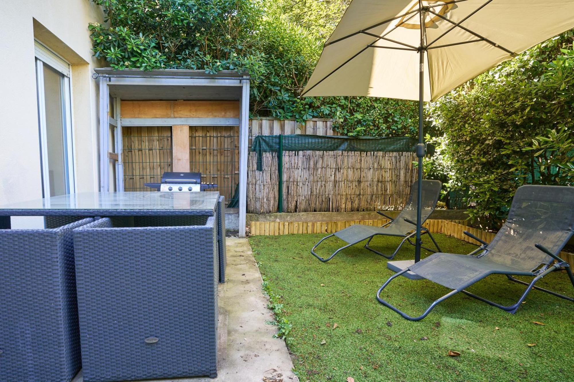 Holiday home Maison Climatisee, Jardin , Et Parking Privatif Proche Centre Avignon